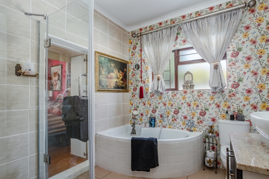 To Let 6 Bedroom Property for Rent in Groenvlei Western Cape